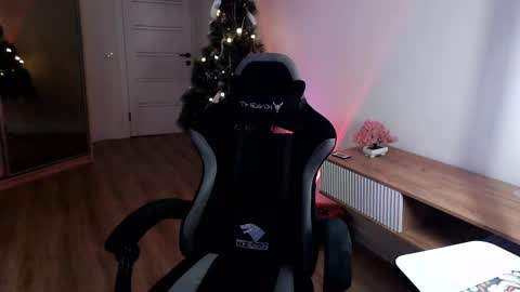 18 y.o online show from February 17, 2025, 7:10 pm