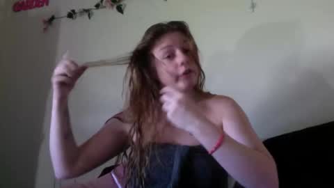 Snapshot of princesssnowflk84 chatting on June 4, 2026, 4:46 pm princesssnowflk84 online show from June 4, 2026, 4:46 pm