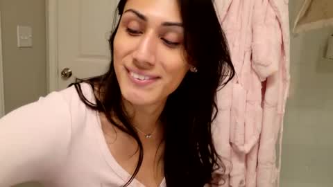 Snapshot of prinxessally chatting on February 17, 2025, 3:25 am Prinxessally online show from February 17, 2025, 3:25 am