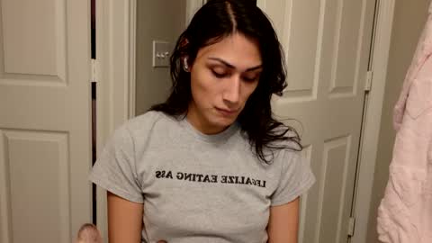 Snapshot of prinxessally chatting on February 19, 2025, 4:44 am Prinxessally online show from February 19, 2025, 4:44 am