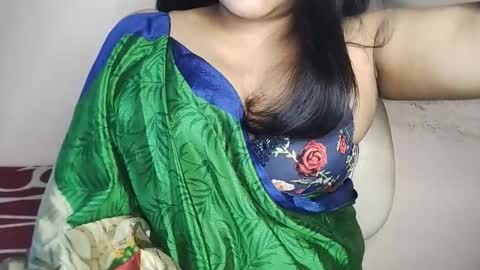 priyu_ online show from November 18, 2025, 1:26 pm