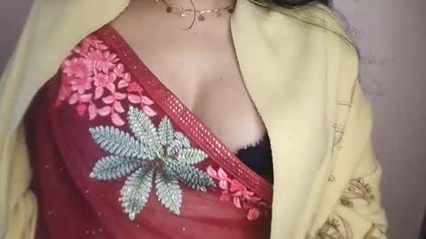 priyu_ online show from January 12, 2026, 3:12 am