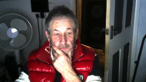 projectorepson online show from December 1, 2024, 8:09 pm