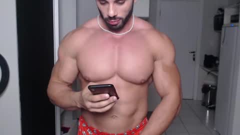 Snapshot of promuscles4u chatting on December 13, 2024, 11:06 pm promuscles4u online show from December 13, 2024, 11:06 pm