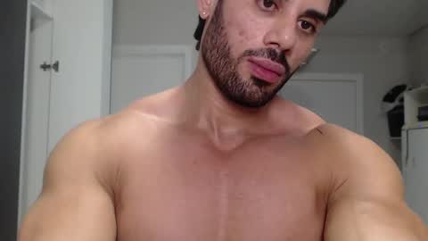 Snapshot of promuscles4u chatting on January 2, 2025, 1:17 am promuscles4u online show from January 2, 2025, 1:17 am