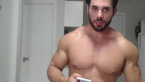 Snapshot of promuscles4u chatting on February 14, 2025, 1:23 am promuscles4u online show from February 14, 2025, 1:23 am