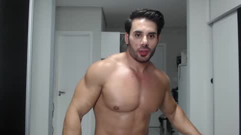 Snapshot of promuscles4u chatting on February 28, 2025, 8:28 pm promuscles4u online show from February 28, 2025, 8:28 pm