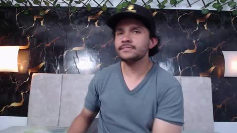 Adris  Juan online show from February 26, 2026, 3:05 am