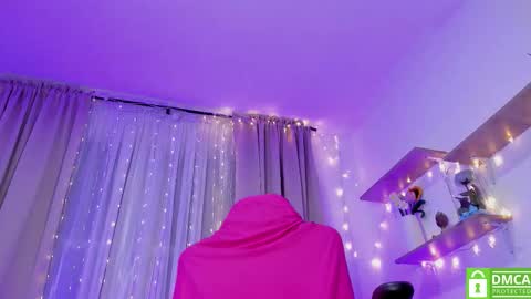    INDEPENDENT MODEL online show from February 4, 2026, 4:29 am