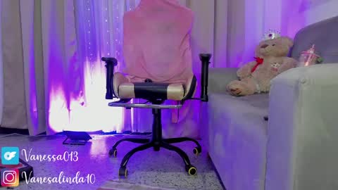    INDEPENDENT MODEL online show from April 21, 2026, 1:42 am
