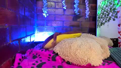 Snapshot of pucaa_ chatting on January 17, 2025, 3:45 am Emma Rico model indep online show from January 17, 2025, 3:45 am