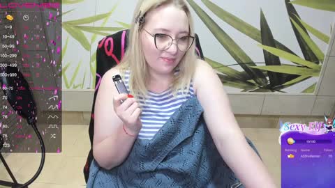 Snapshot of puffybun chatting on December 19, 2024, 12:56 am puffybun online show from December 19, 2024, 12:56 am