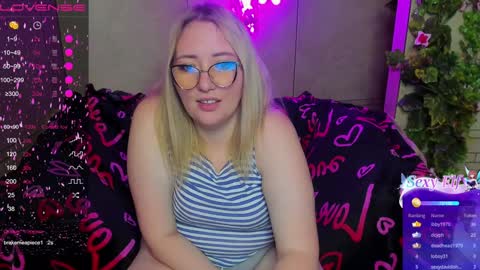 Snapshot of puffybun chatting on December 27, 2024, 3:31 am puffybun online show from December 27, 2024, 3:31 am