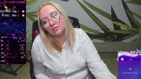 Snapshot of puffybun chatting on January 18, 2025, 4:42 pm puffybun online show from January 18, 2025, 4:42 pm