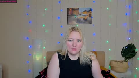 Snapshot of puffybun chatting on March 4, 2025, 11:43 pm puffybun online show from March 4, 2025, 11:43 pm