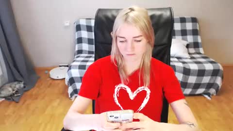 Snapshot of puma_ma chatting on March 11, 2025, 10:40 am Polly online show from March 11, 2025, 10:40 am