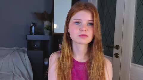 Mia online show from September 17, 2025, 4:47 am