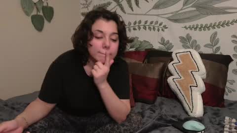 Snapshot of punkpuppy chatting on December 22, 2024, 11:41 pm emmy online show from December 22, 2024, 11:41 pm