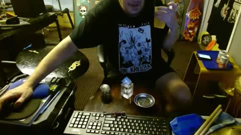 Snapshot of punkypapi chatting on March 7, 2025, 5:08 am Jojo online show from March 7, 2025, 5:08 am