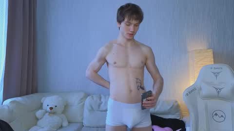 Snapshot of pupsenish chatting on March 4, 2026, 4:51 am Jesse online show from March 4, 2026, 4:51 am