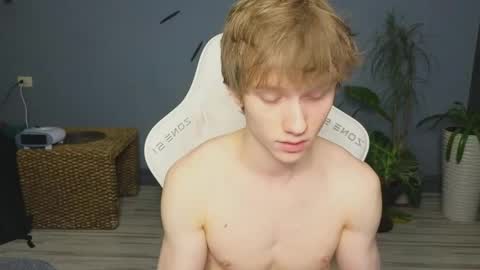 Snapshot of pupsenish chatting on March 30, 2026, 9:49 pm Jesse online show from March 30, 2026, 9:49 pm