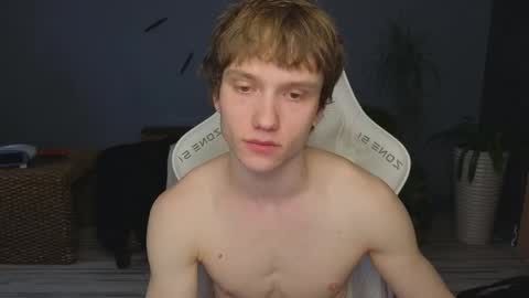 Snapshot of pupsenish chatting on April 4, 2026, 4:44 am Jesse online show from April 4, 2026, 4:44 am