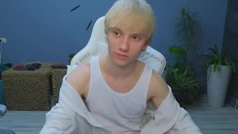 Snapshot of pupsenish chatting on April 16, 2026, 4:08 pm Jesse online show from April 16, 2026, 4:08 pm