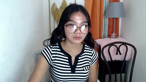 Snapshot of pure_asian_beauty chatting on July 8, 2026, 11:37 am zarah online show from July 8, 2026, 11:37 am