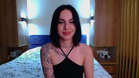 Julia online show from June 18, 2026, 4:33 pm