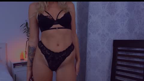 Isabelle online show from September 12, 2025, 4:07 pm