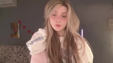 Bella online show from March 21, 2026, 8:19 am