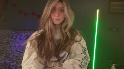 Bella online show from April 15, 2026, 6:20 am