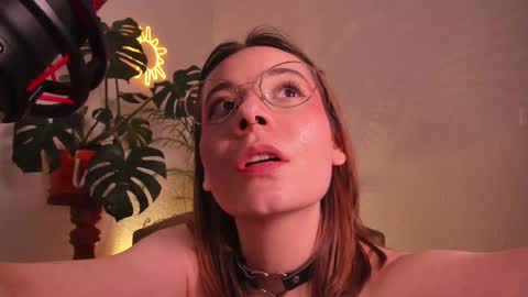 Snapshot of purple_opal chatting on March 12, 2025, 12:10 am Vero online from Tuesday to Sunday online show from March 12, 2025, 12:10 am