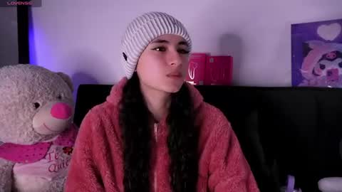 Snapshot of purplesnake_ chatting on July 2, 2026, 1:27 am Alynn online show from July 2, 2026, 1:27 am