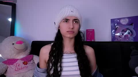 Snapshot of purplesnake_ chatting on July 11, 2026, 4:04 am Alynn online show from July 11, 2026, 4:04 am