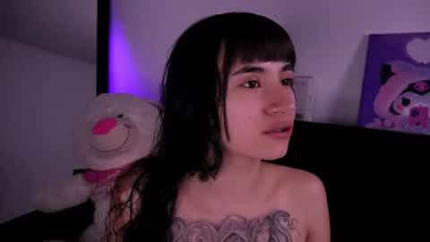 Snapshot of purplesnake_ chatting on August 1, 2026, 4:45 am Alynn online show from August 1, 2026, 4:45 am
