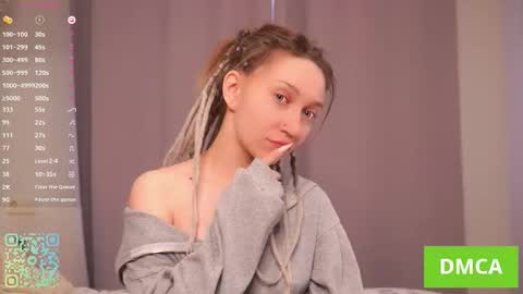 Sophie  Fav patterns 99199444press my buttons  see what happens  online show from October 26, 2025, 5:24 am