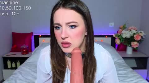 Monica online show from February 19, 2025, 4:44 pm