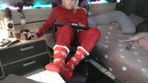 Lara online show from January 1, 2025, 12:00 pm