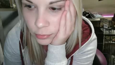 Lara online show from February 19, 2025, 9:47 pm