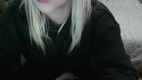 Lara online show from March 3, 2025, 8:43 pm