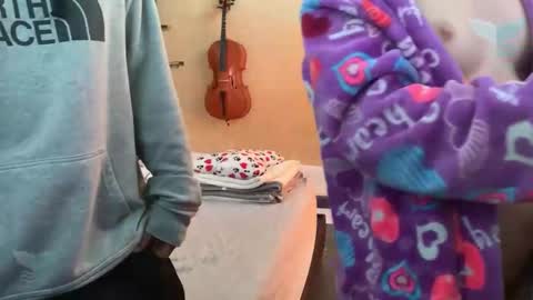 Isis ana Alan online show from February 4, 2026, 12:22 pm