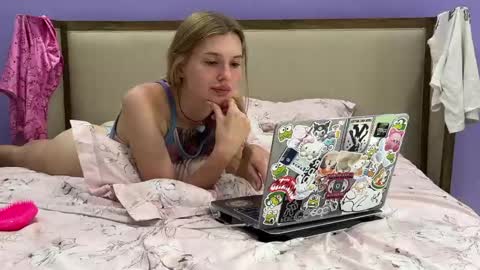 Lina online show from February 20, 2026, 3:03 am