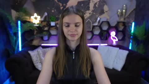 Ellie online show from September 25, 2025, 2:10 pm