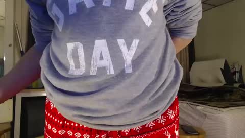 Snapshot of putiputi4u chatting on January 4, 2025, 1:10 am putiputi4u online show from January 4, 2025, 1:10 am