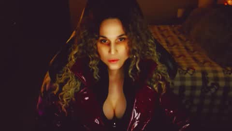 Kitty online show from March 2, 2026, 12:45 pm