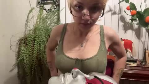 pvnkpixie online show from September 9, 2025, 4:45 am