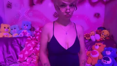 pvnkpixie online show from September 17, 2025, 8:05 am