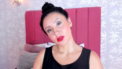 qadeshh  online show from October 19, 2025, 6:03 am