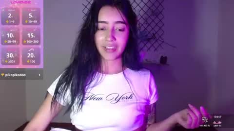 Snapshot of quee_tiana chatting on June 30, 2026, 9:38 pm your princess online show from June 30, 2026, 9:38 pm